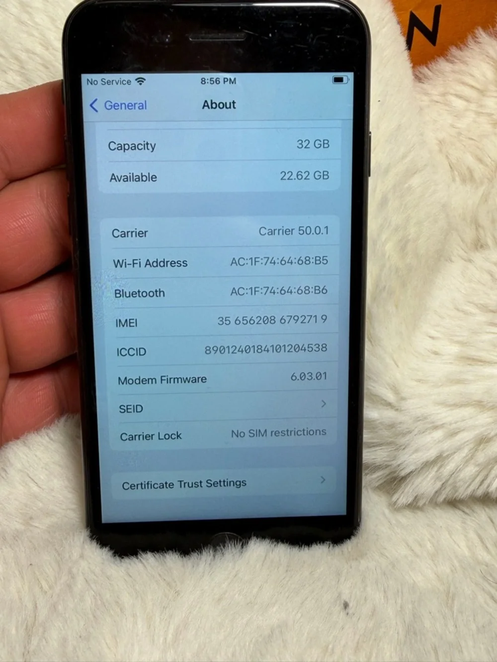 Apple iPhone 7 Unlocked space black 32 Gigabytes